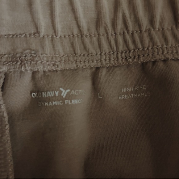 Old Navy Dynamic Fleece Joggers in Brown - Picture 4 of 5